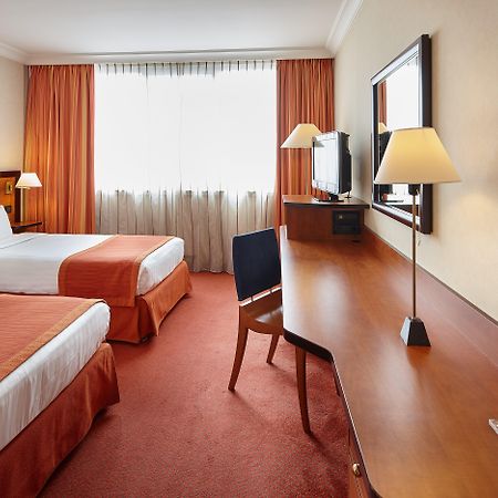 Doubletree By Hilton Paris Bougival Ξενοδοχείο Εξωτερικό φωτογραφία