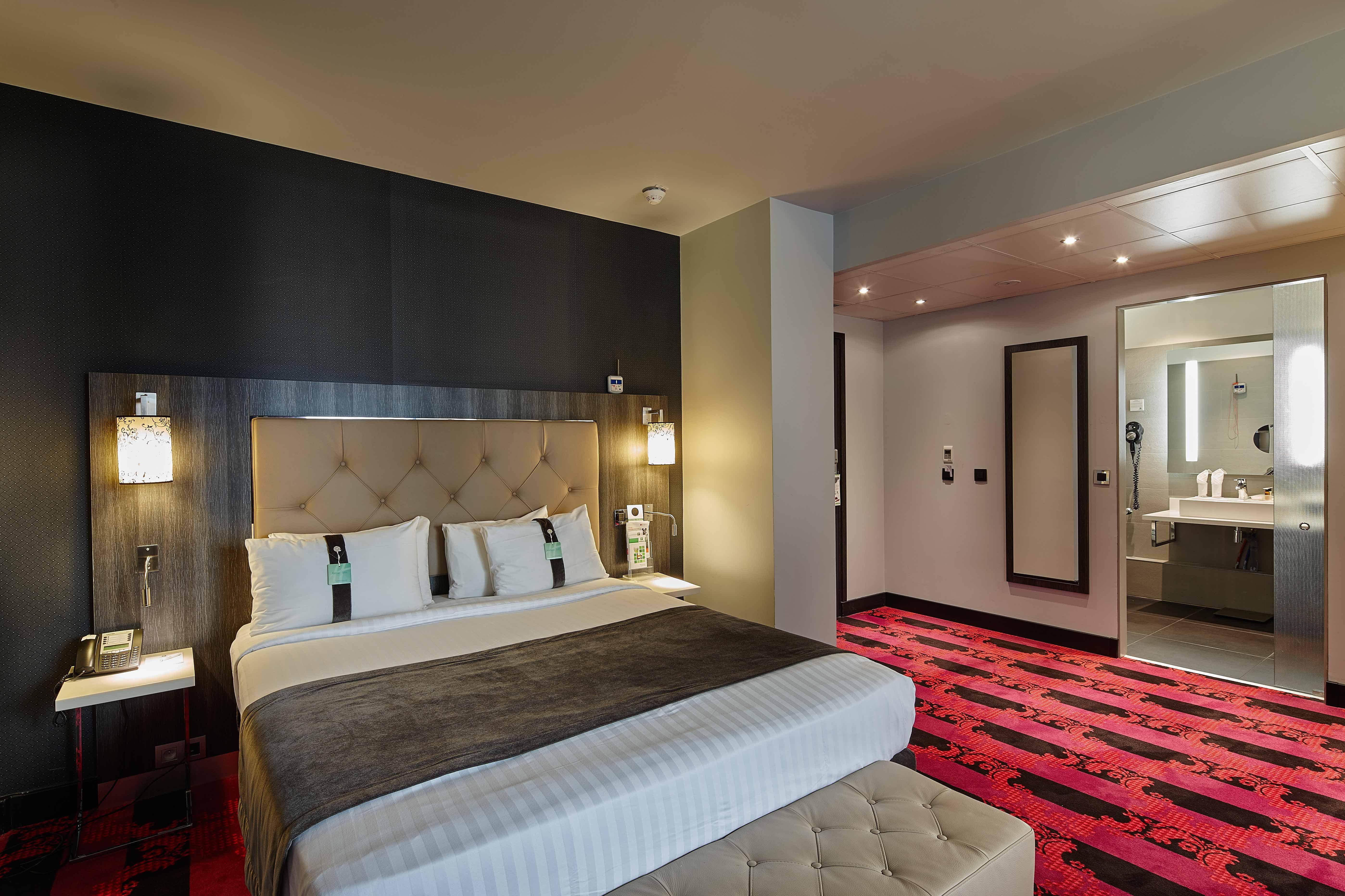 Doubletree By Hilton Paris Bougival Ξενοδοχείο Εξωτερικό φωτογραφία