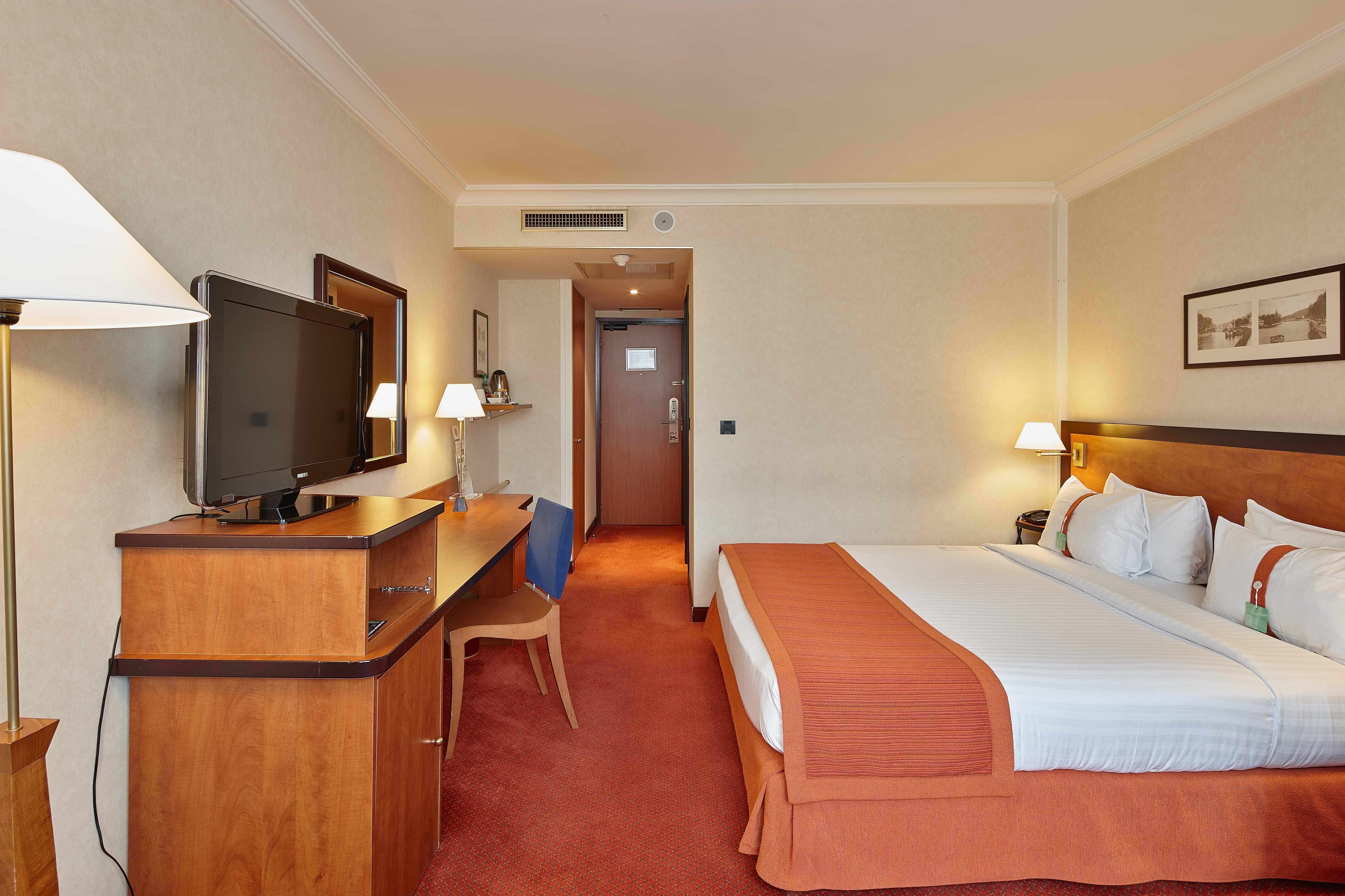 Doubletree By Hilton Paris Bougival Ξενοδοχείο Εξωτερικό φωτογραφία