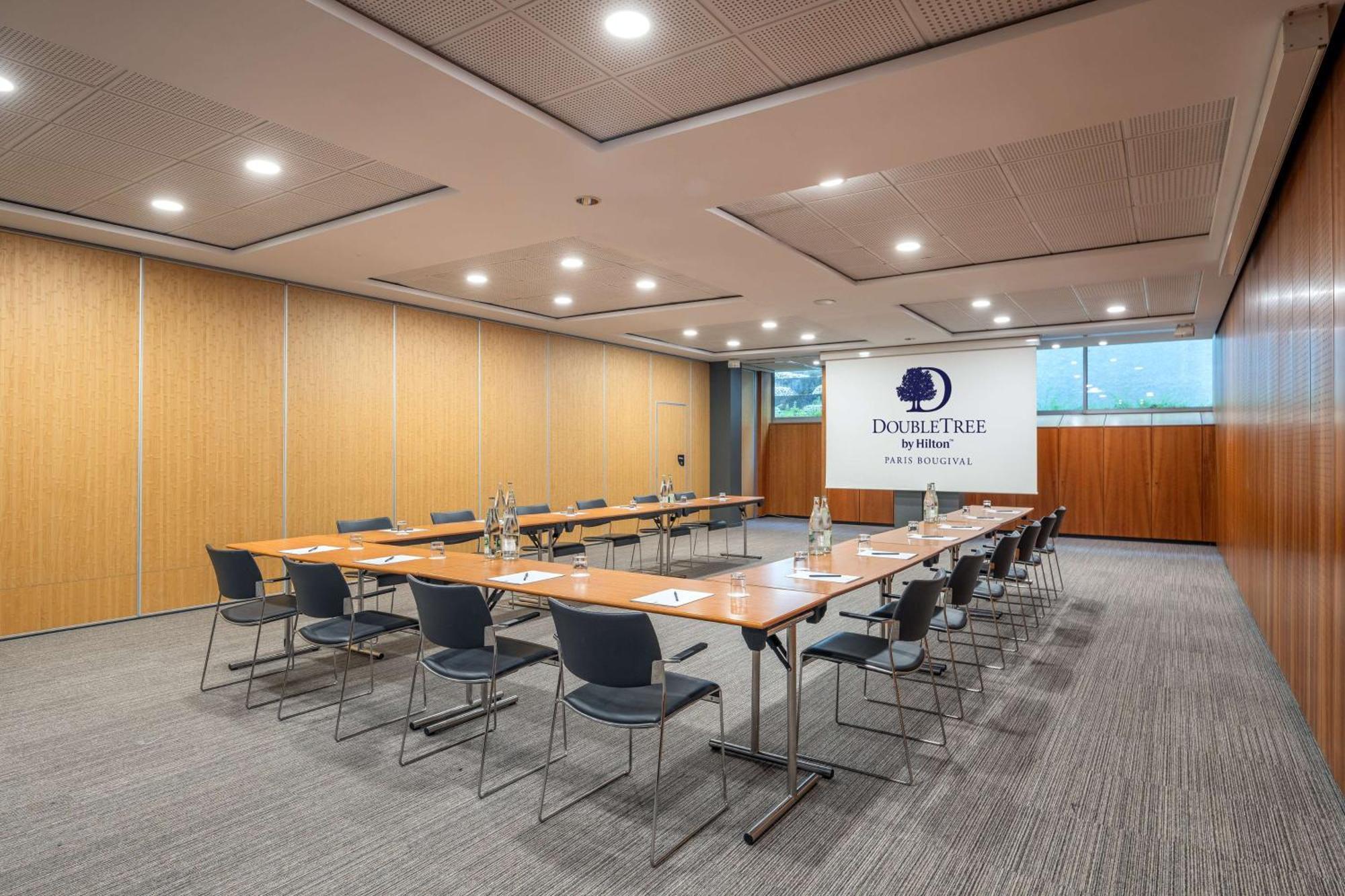 Doubletree By Hilton Paris Bougival Ξενοδοχείο Εξωτερικό φωτογραφία