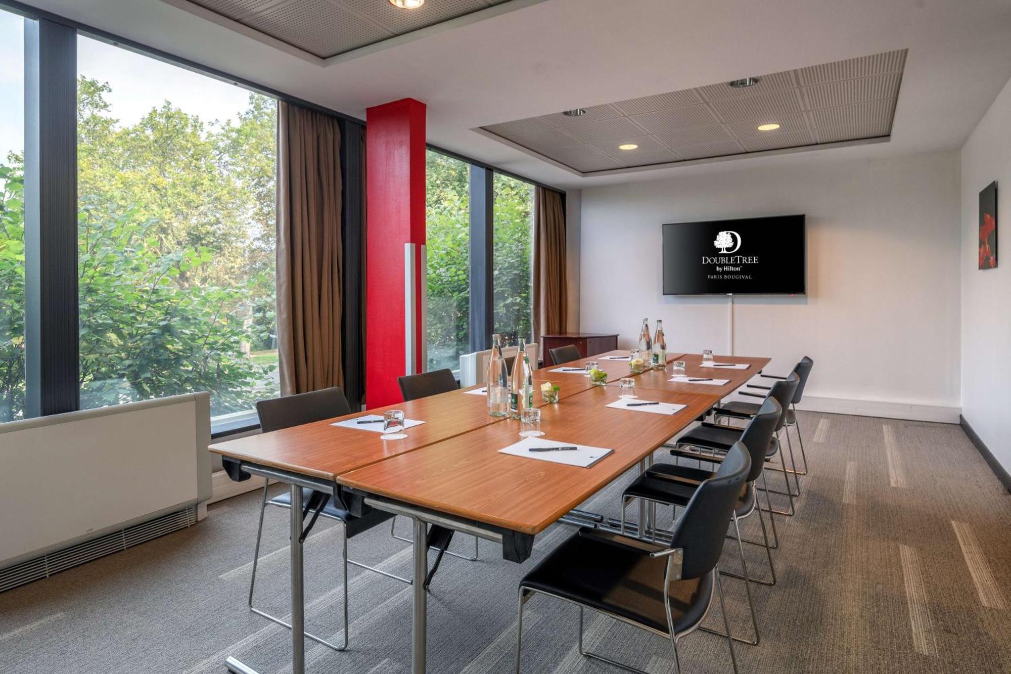 Doubletree By Hilton Paris Bougival Ξενοδοχείο Εξωτερικό φωτογραφία