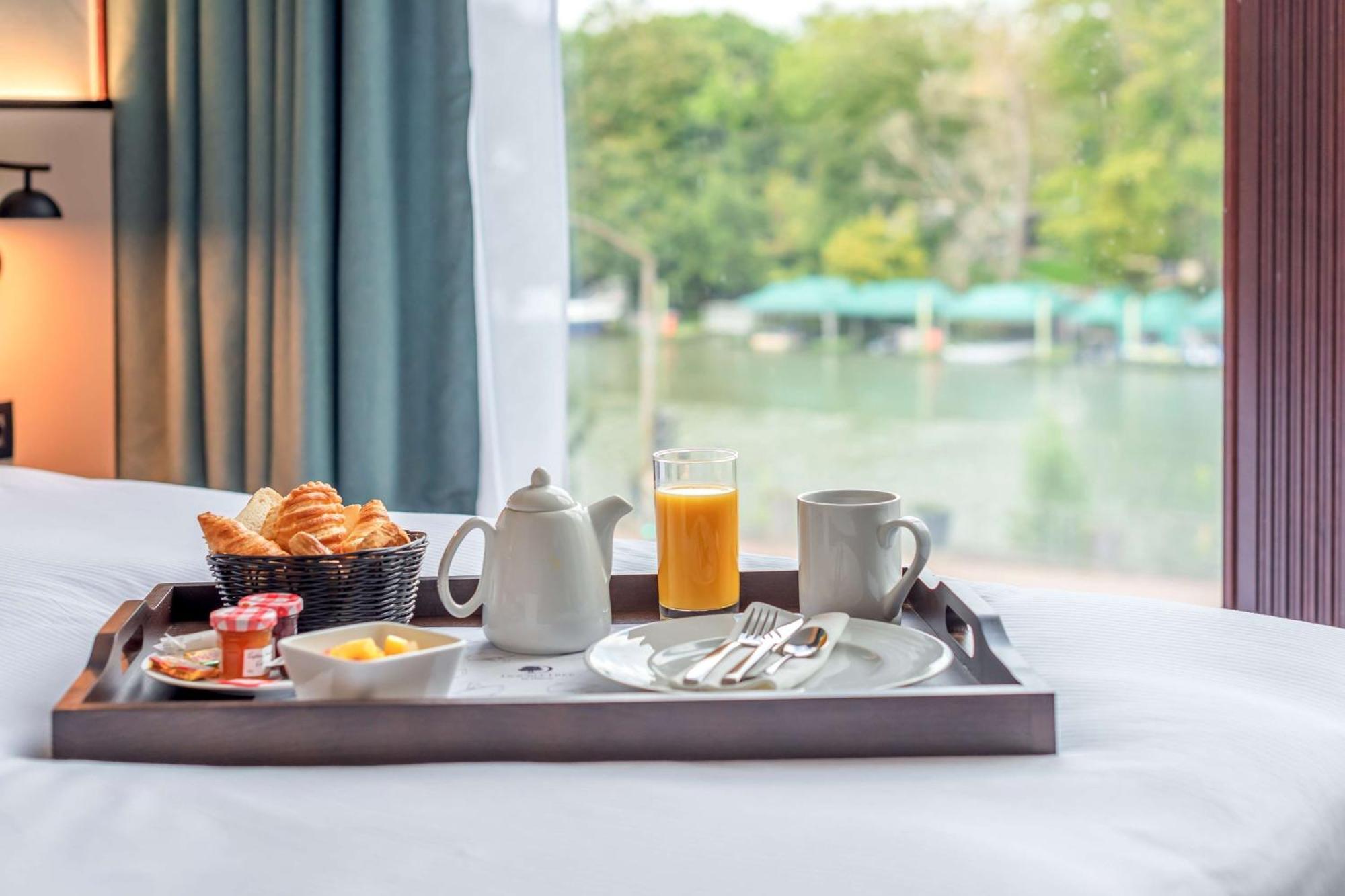 Doubletree By Hilton Paris Bougival Ξενοδοχείο Εξωτερικό φωτογραφία