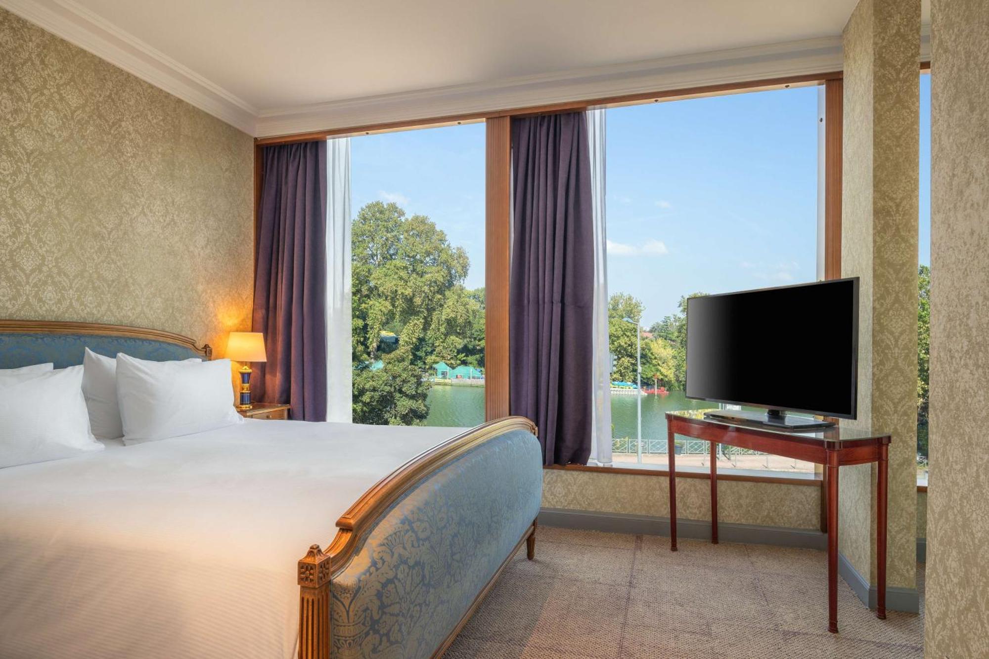 Doubletree By Hilton Paris Bougival Ξενοδοχείο Εξωτερικό φωτογραφία