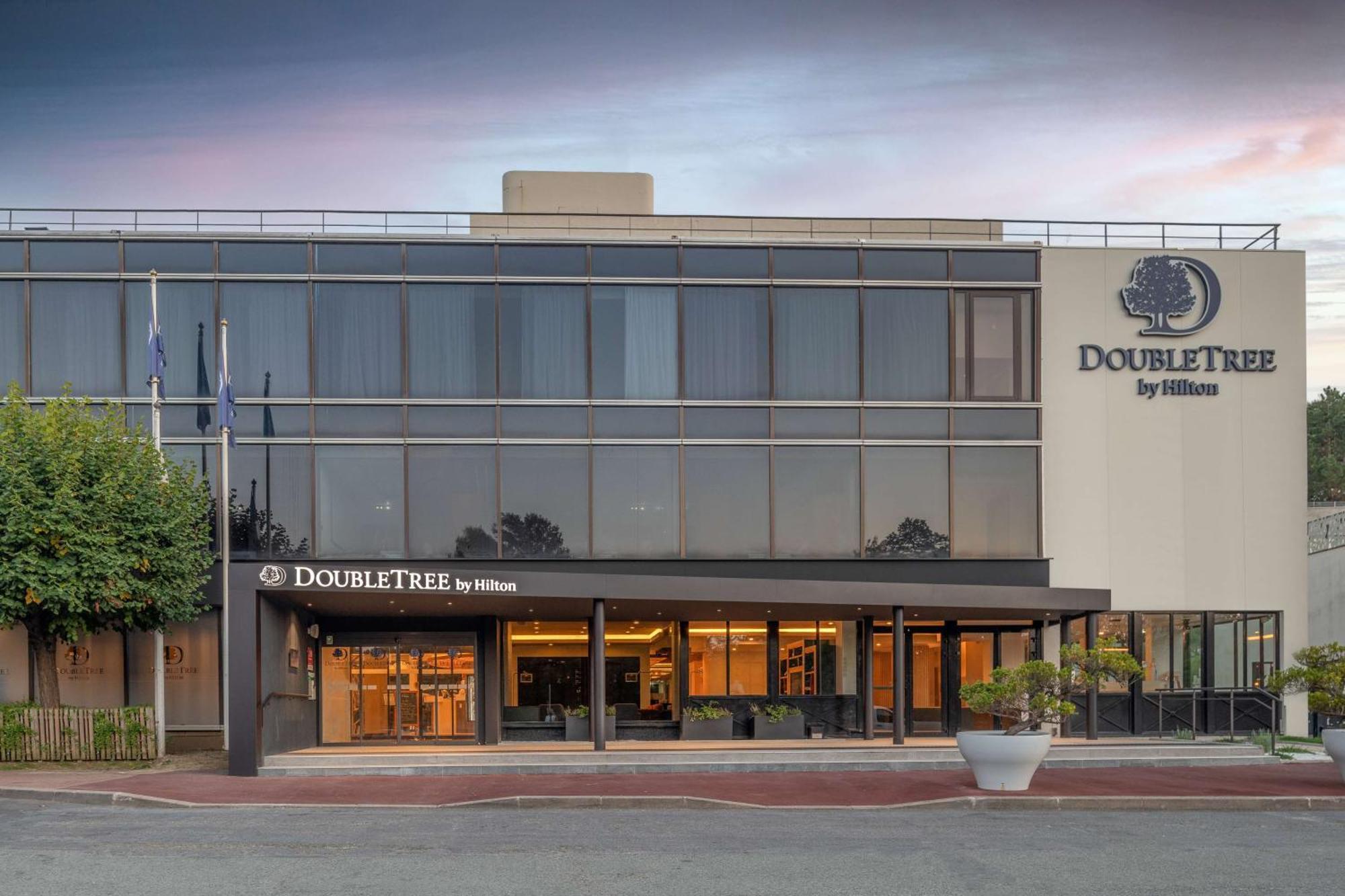 Doubletree By Hilton Paris Bougival Ξενοδοχείο Εξωτερικό φωτογραφία